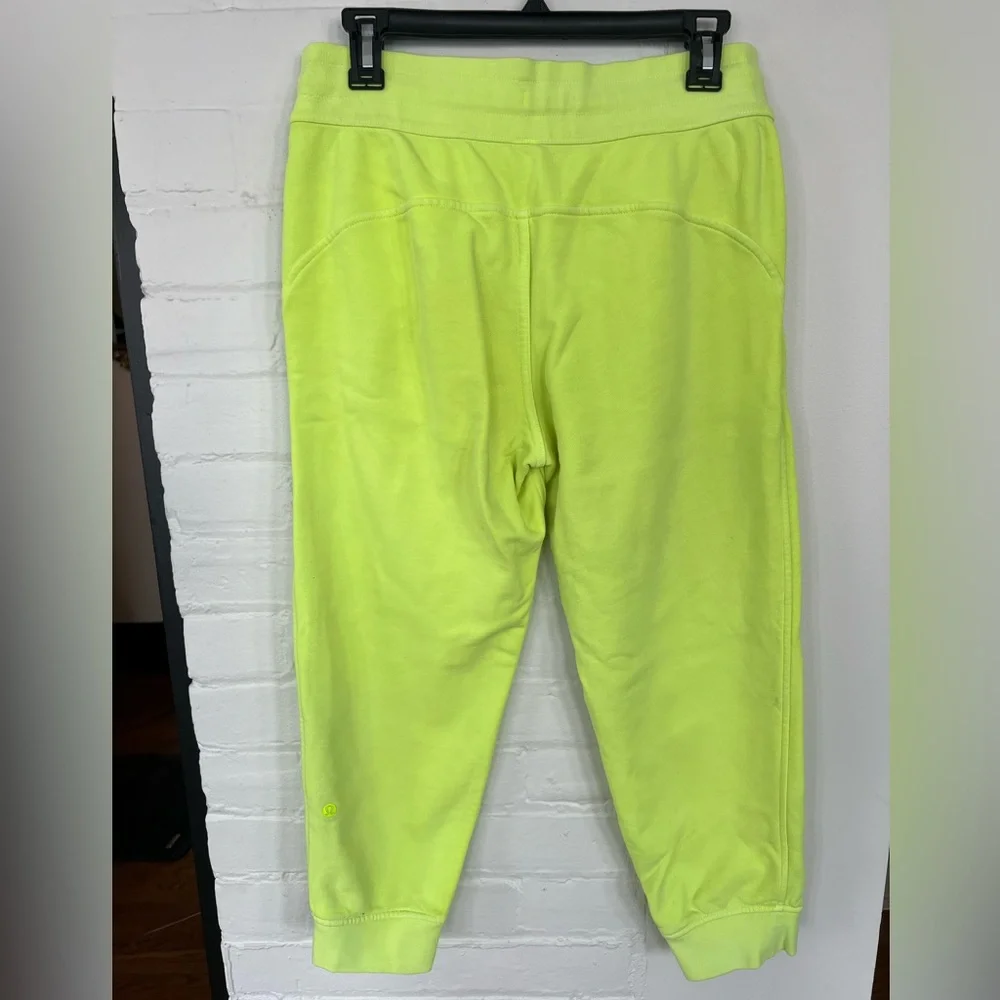 Lululemon Scuba Cropped Neon Yellow Jogger Pants - 8 - Picture 4 of 5